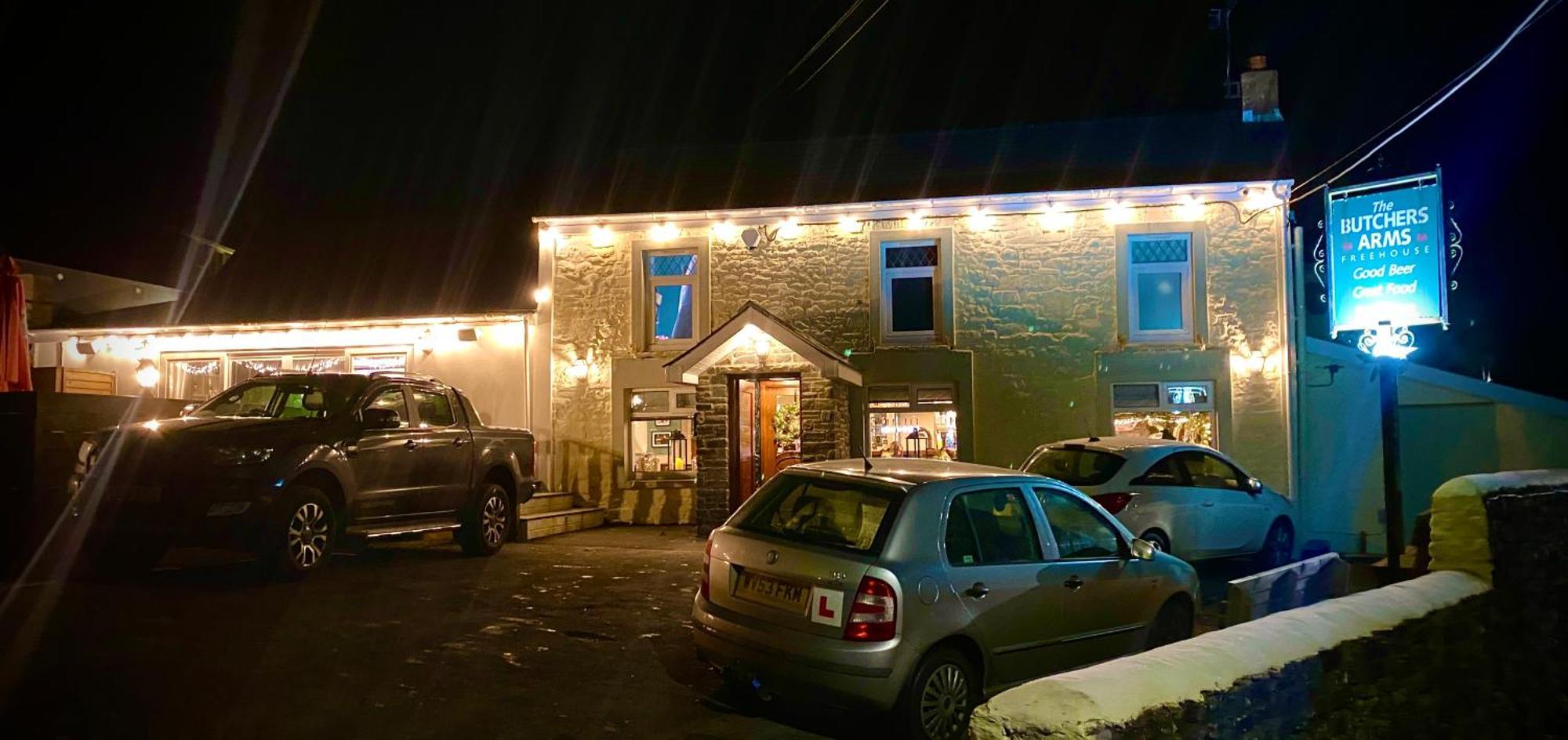 The Butchers Arms - Grill Pub And Accommodation 梅瑟蒂德菲尔 外观 照片